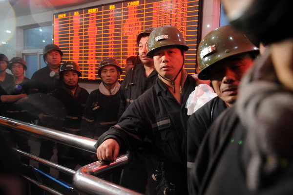 4 killed, 50 trapped in coal mine