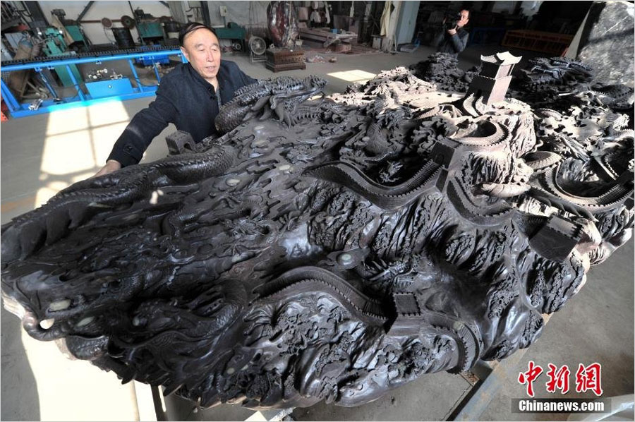 Giant ink slab applies for Guinness World Record