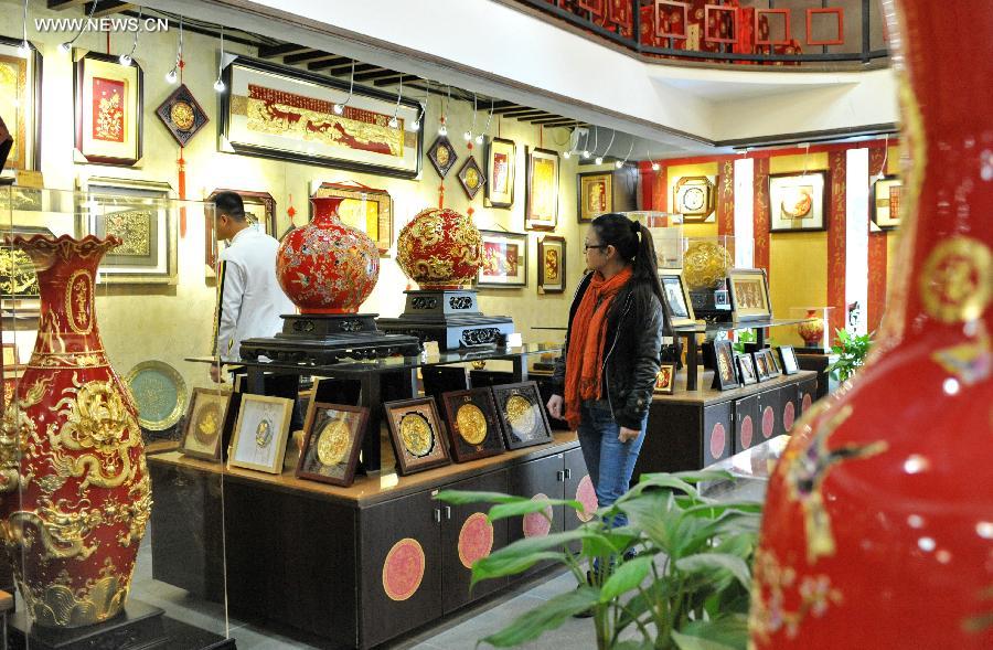 Lacquer thread sculpting listed as one of China's national intangible heritages