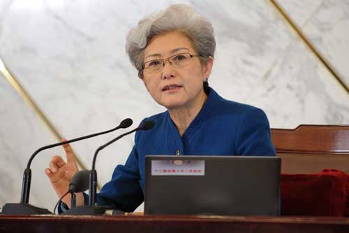 傅瑩回應(yīng)軍費(fèi)增長(zhǎng)：中國(guó)的國(guó)防力量是防御性的