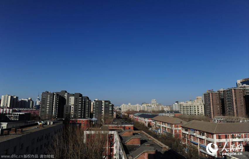 2015年兩會：大風(fēng)吹走霧霾 京城現(xiàn)“兩會藍(lán)”