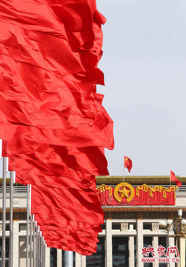 兩會(huì)花絮：會(huì)場(chǎng)內(nèi)外美妙的“線(xiàn)條”