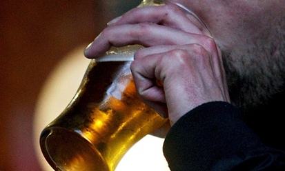 英國試行“醒酒腳環”