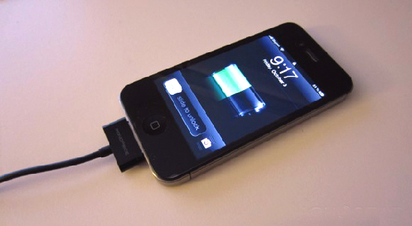 外出充電，小心“充電座盜取數(shù)據(jù)”