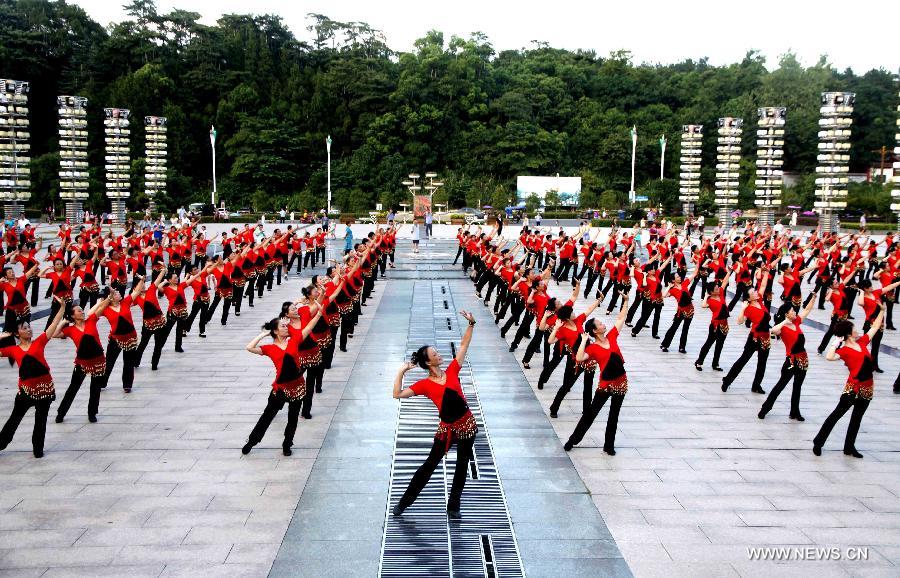 Fitness dance enthusiasts participate for National Fitness Day